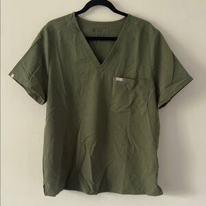 FIGS Women’s Green Scrub Top